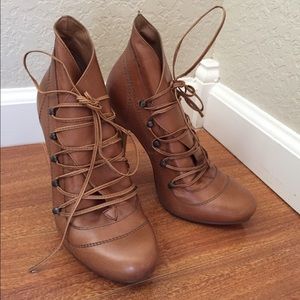 Camel lace up vintage booties size 7